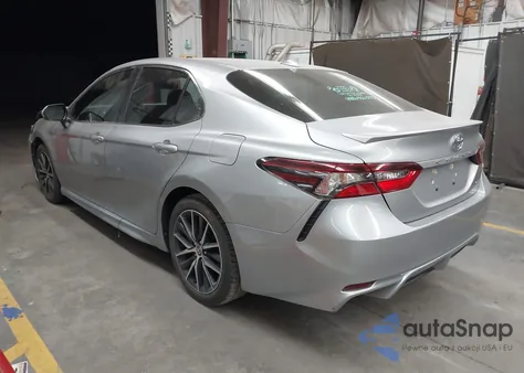 2021 Toyota Camry Se z USA, uszkodzony, nr VIN 4T1G11AK5MU478555